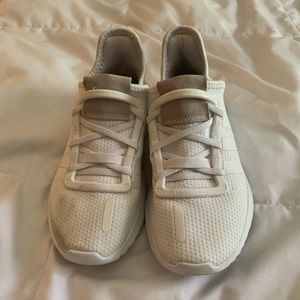 Boys Adidas tennis shoes